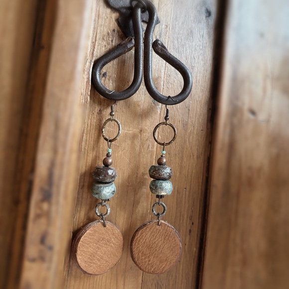 Capricorn  Necklace and Earrings Set - Picture 8 of 11